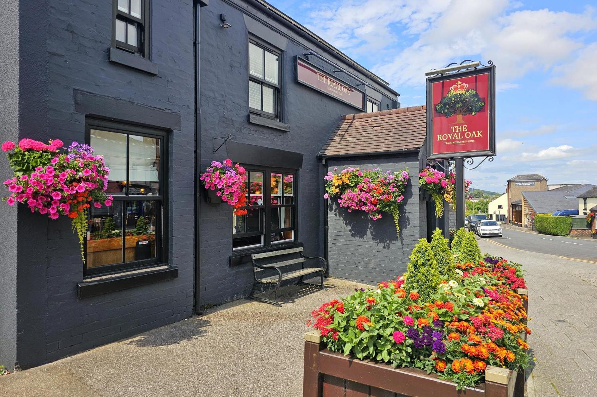 The Royal Oak Hotel Biddulph  Buitenkant foto